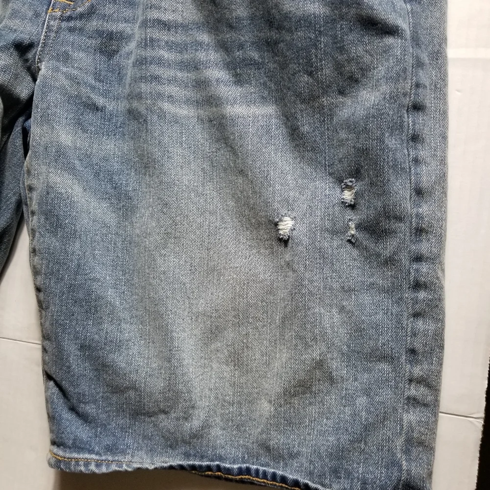 URBAN MEN'S DISTRESSED JEAN SHORTS SIZE 40